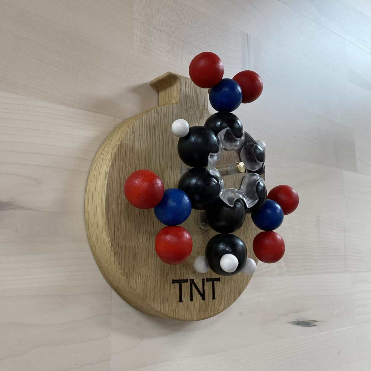 TNT molecule model