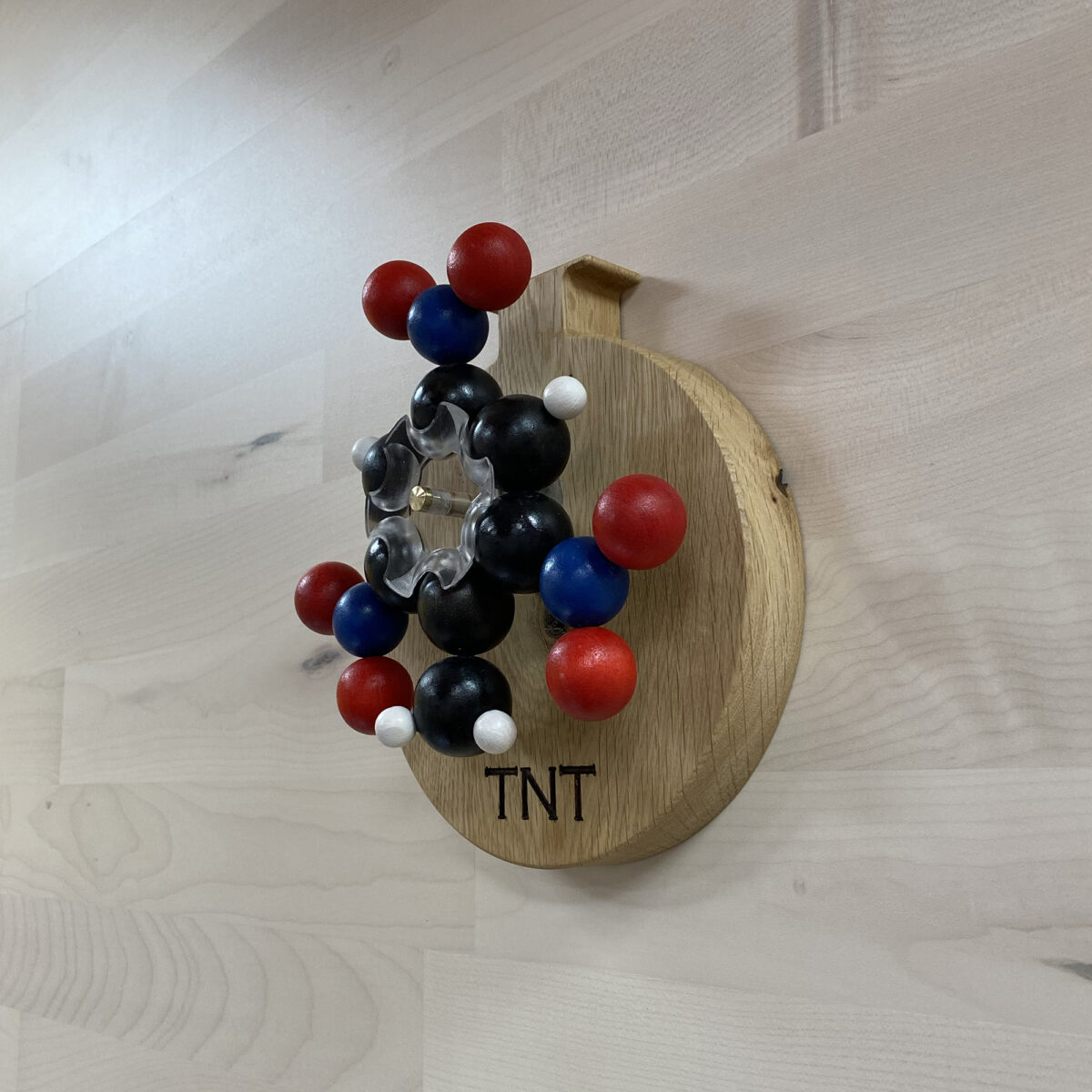 TNT molecule model